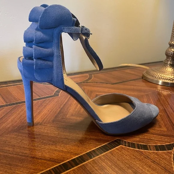 Banana Republic Shoes! NWOT! NWOT Banana Republic Women main image 4